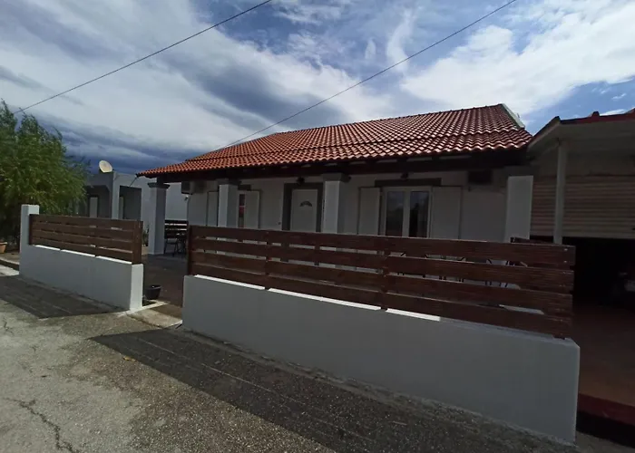 Vila. Dionysos Feriehus Agios Georgios (Corfu)